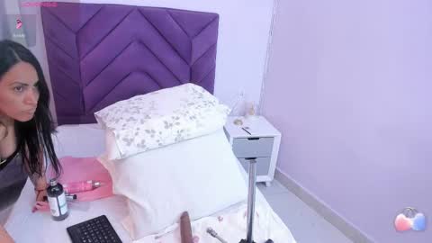 haileystonei online show from March 1, 2025, 11:50 am