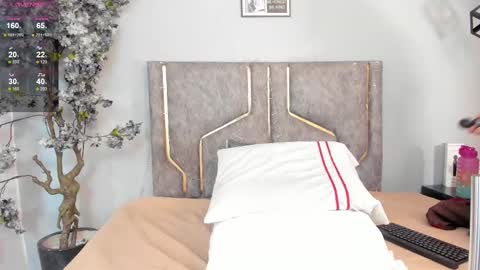 haileystonei online show from September 21, 2025, 11:45 am