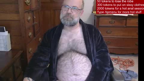 HairyDaddyBear69 online show from May 24, 2026, 12:10 pm