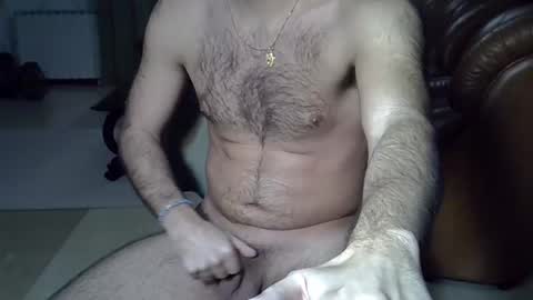 Snapshot of hairydaduncut chatting on March 1, 2025, 12:17 am hairydaduncut online show from March 1, 2025, 12:17 am