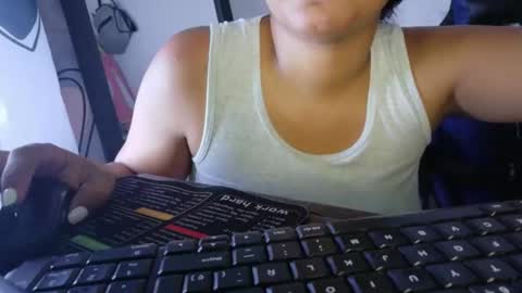 Snapshot of hairygirl83 chatting on April 22, 2026, 4:52 pm hairygirl83 online show from April 22, 2026, 4:52 pm
