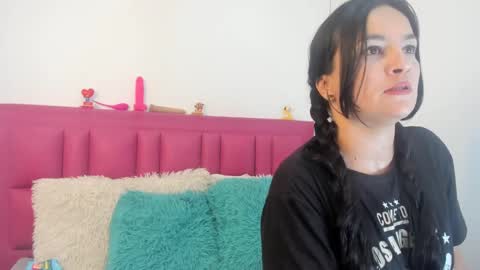 Mely online show from January 24, 2025, 7:39 pm