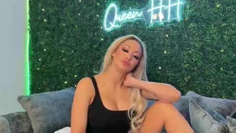 Halia Hill online show from February 18, 2026, 8:21 am