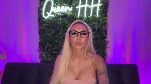 Snapshot of haliaxhill chatting on August 6, 2026, 6:21 pm Halia Hill online show from August 6, 2026, 6:21 pm