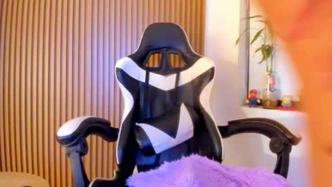 Anahis online show from February 22, 2026, 3:51 am