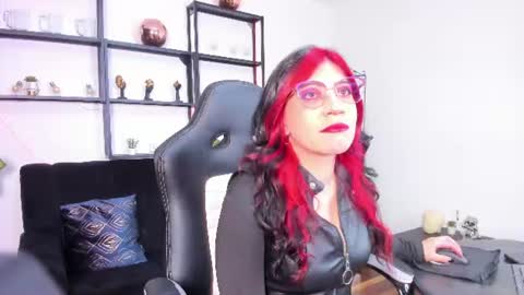 halley_ravenn online show from June 19, 2026, 8:45 pm