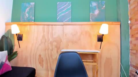 Halley Lorens online show from February 4, 2026, 7:09 pm