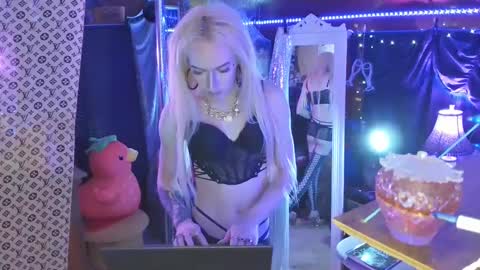 halovalentine online show from February 25, 2025, 1:52 am