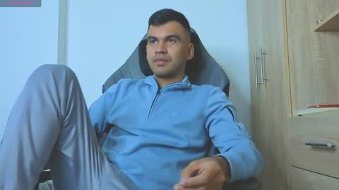 hamiltong12 online show from April 17, 2026, 2:53 pm