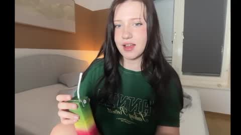 hanahwoods online show from June 10, 2026, 10:52 pm