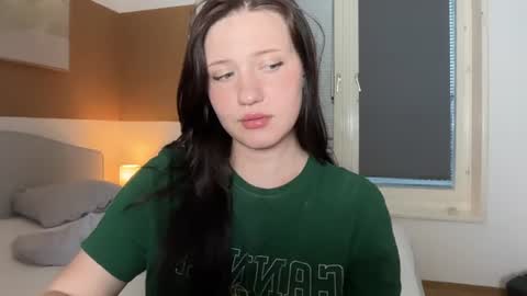 hanahwoods online show from June 11, 2026, 2:53 am