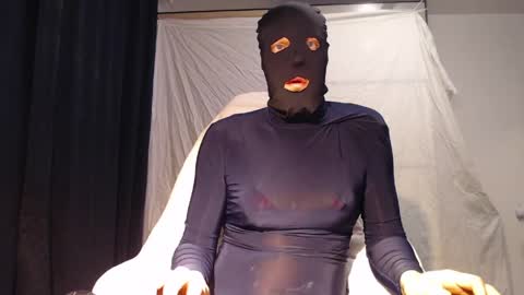 SissySanna online show from April 4, 2026, 4:55 am