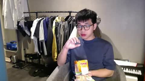 handsome_mannn online show from February 4, 2026, 12:16 am