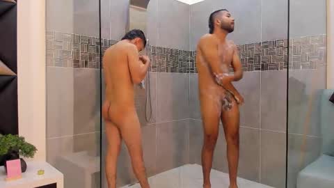 Snapshot of handsomeboys19 chatting on November 20, 2025, 2:28 pm leonardfarrucknick and otis online show from November 20, 2025, 2:28 pm