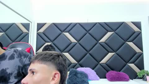 Snapshot of handsomeboys19 chatting on December 2, 2025, 1:39 pm leonardfarrucknick and otis online show from December 2, 2025, 1:39 pm