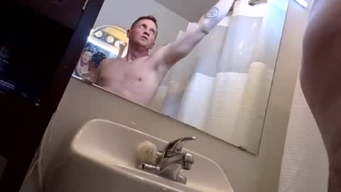 Snapshot of handsomerob42 chatting on November 24, 2025, 12:27 pm handsomerob42 online show from November 24, 2025, 12:27 pm