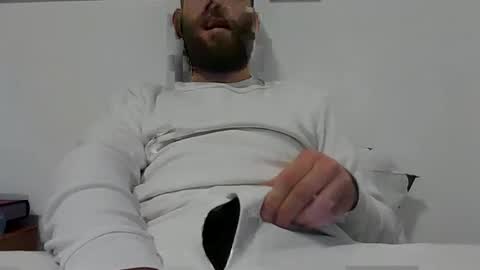 Snapshot of handyboy991 chatting on December 27, 2024, 9:32 pm handyboy991 online show from December 27, 2024, 9:32 pm