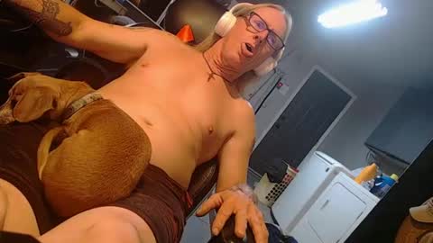 Snapshot of handystud33 chatting on October 11, 2025, 8:35 am handystud33 online show from October 11, 2025, 8:35 am