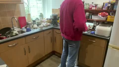 Snapshot of handz2 chatting on February 15, 2025, 9:49 am handz2 online show from February 15, 2025, 9:49 am