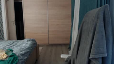 Snapshot of hankmalone chatting on December 20, 2024, 4:09 am HankMalone online show from December 20, 2024, 4:09 am