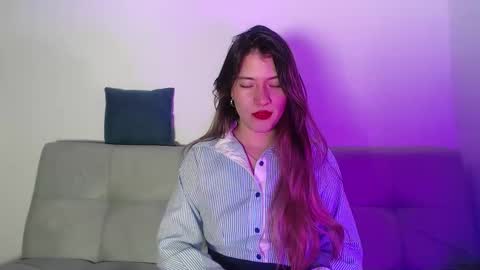 Hanna  online show from February 4, 2026, 1:00 am