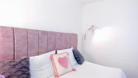 hanna_bunny15 online show from March 9, 2026, 9:19 pm