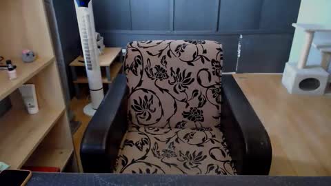 hanna_ha online show from June 1, 2026, 4:52 pm