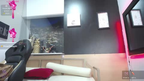 hanna_lamber online show from March 8, 2025, 5:38 am