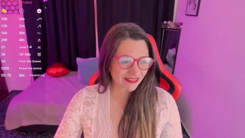 hanna_ma online show from May 13, 2026, 1:30 pm
