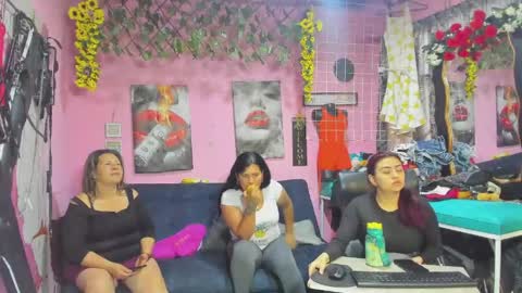 Snapshot of hanna_mature01 chatting on May 9, 2026, 1:27 pm Hanna online show from May 9, 2026, 1:27 pm