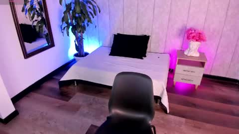Snapshot of hanna_naoo_ chatting on May 9, 2026, 6:24 pm Hanna online show from May 9, 2026, 6:24 pm