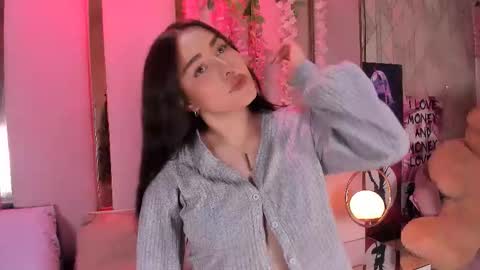 hannacollins_2 online show from February 22, 2026, 2:26 pm