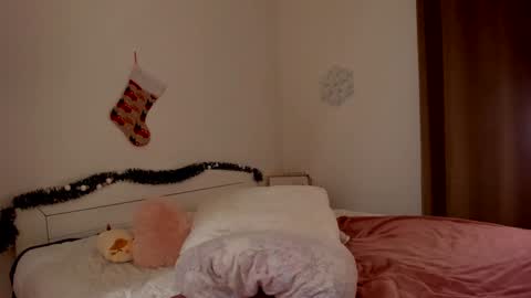 HannahIm a simple girl who likes gifts Lovense is activeThere are legends that in this room all your wish can come true online show from December 26, 2024, 9:55 am