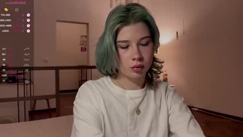 Snapshot of hannah_allin chatting on February 22, 2025, 5:24 pm Hannah Allin online show from February 22, 2025, 5:24 pm