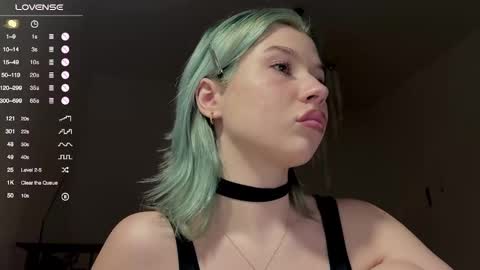 Snapshot of hannah_allin chatting on February 25, 2025, 5:36 pm Hannah Allin online show from February 25, 2025, 5:36 pm