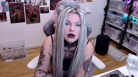 Hannah online show from October 19, 2025, 11:27 pm