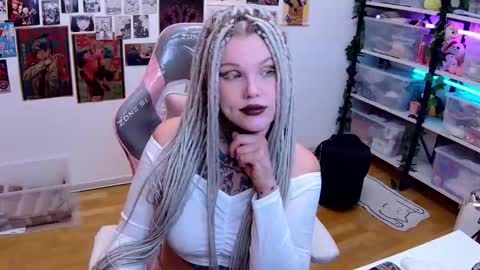 Hannah online show from October 20, 2025, 11:27 pm