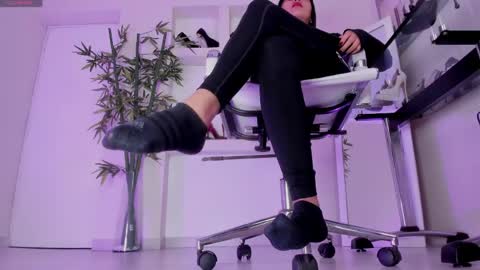 HANNAH HOWELL online show from April 29, 2026, 9:35 am