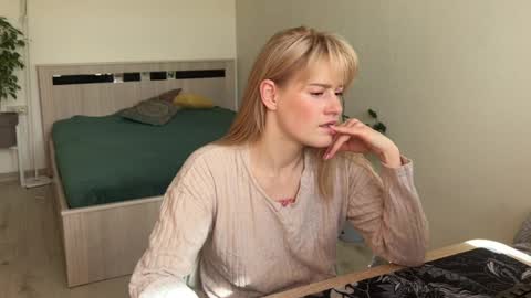 hannah levis  online show from April 5, 2026, 7:05 am