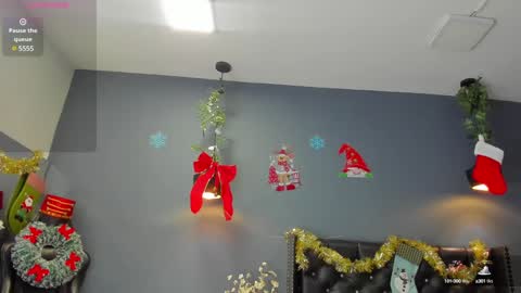 HANNAH MILLER online show from December 23, 2024, 11:36 am