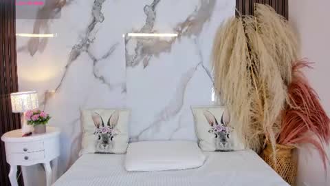 Hannahill69 online show from June 12, 2026, 5:06 am