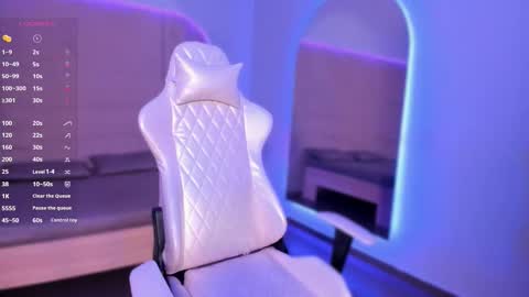 hannahmonttgomery  Help me reach 100 Hands up online show from January 14, 2026, 5:18 pm