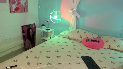 Snapshot of hannahpage chatting on October 28, 2025, 11:58 am Hannah online show from October 28, 2025, 11:58 am