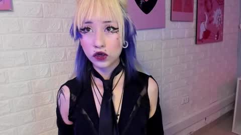 Snapshot of hannahpage chatting on November 21, 2025, 12:37 pm Hannah online show from November 21, 2025, 12:37 pm