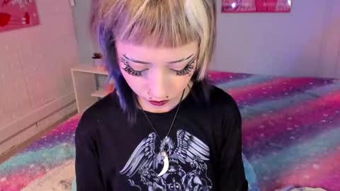 Snapshot of hannahpage chatting on December 1, 2025, 11:59 am Hannah online show from December 1, 2025, 11:59 am