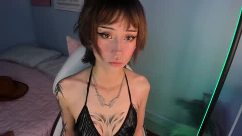 Snapshot of hannahpage chatting on April 17, 2026, 12:30 pm Hannah online show from April 17, 2026, 12:30 pm