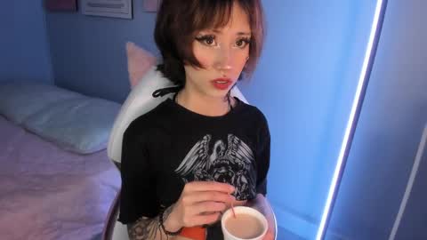 Snapshot of hannahpage chatting on April 29, 2026, 12:31 pm Hannah online show from April 29, 2026, 12:31 pm