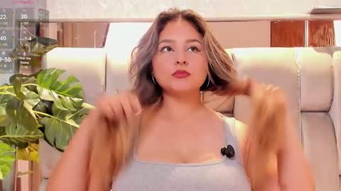 Snapshot of hannapret chatting on November 15, 2025, 10:04 pm HANA online show from November 15, 2025, 10:04 pm