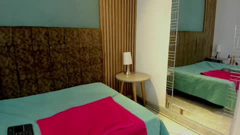 hannawen_ online show from March 30, 2026, 7:37 pm