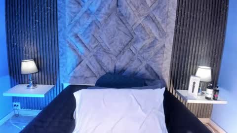 hannyk_ online show from March 10, 2026, 11:37 am